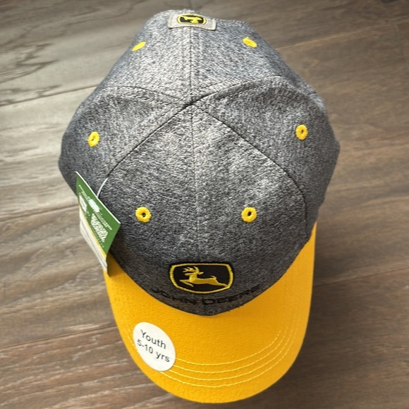 John Deere Velcro back,embroidered logo,6 vent panel,baseball/trucker hat - Picture 6 of 8
